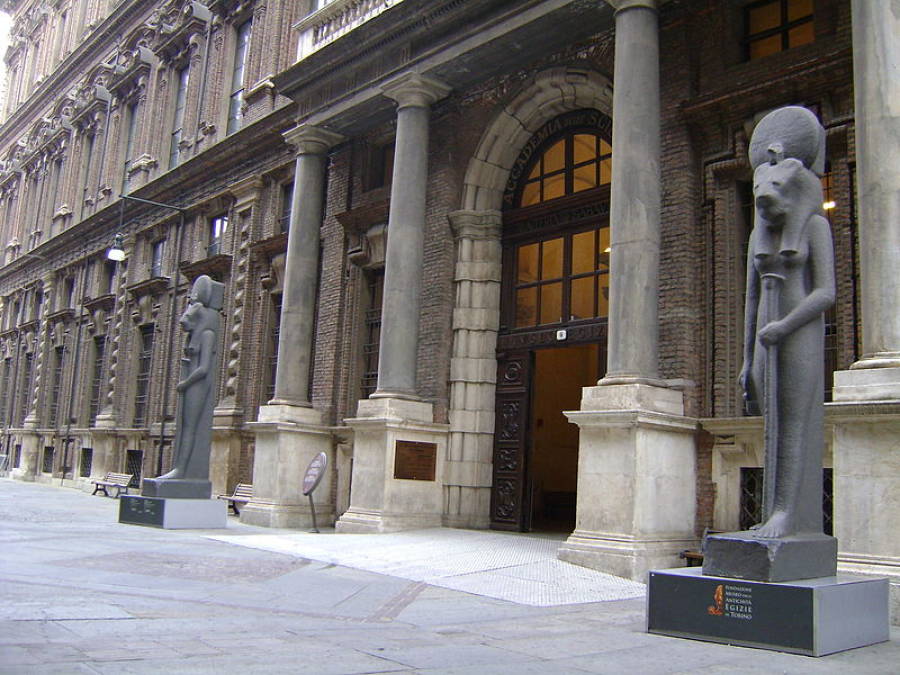 L'ingresso del Museo Egizio a Torino. Foto Georgius LXXXIX-Wikipedia