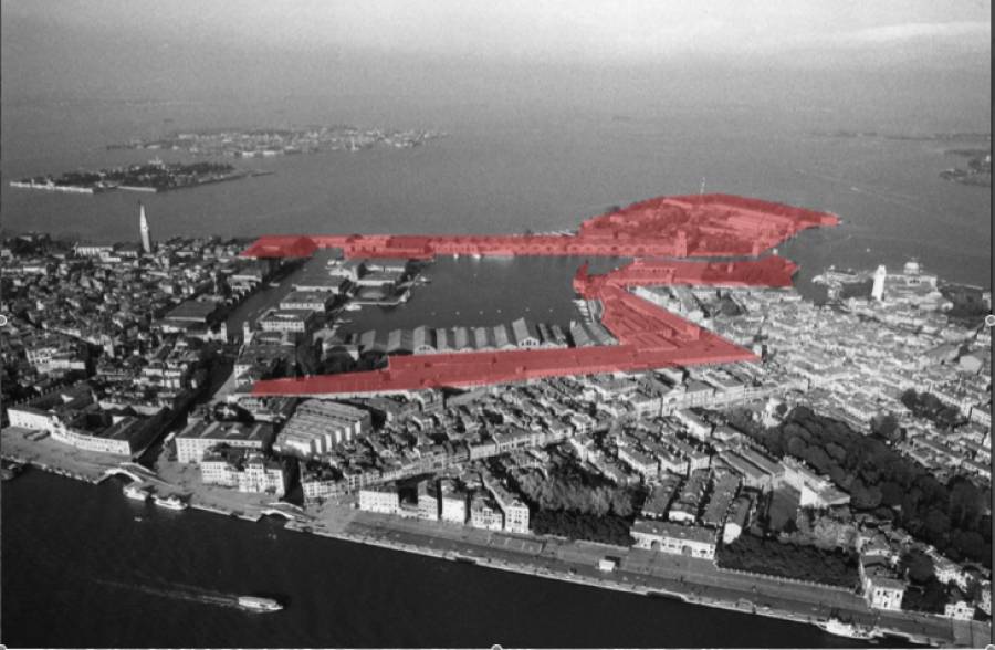 L'Arsenale di Venezia: le parti contrassegnate in rosso sono ora di proprietà del Comune