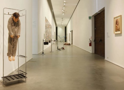 In primo piano Maurizio Cattelan