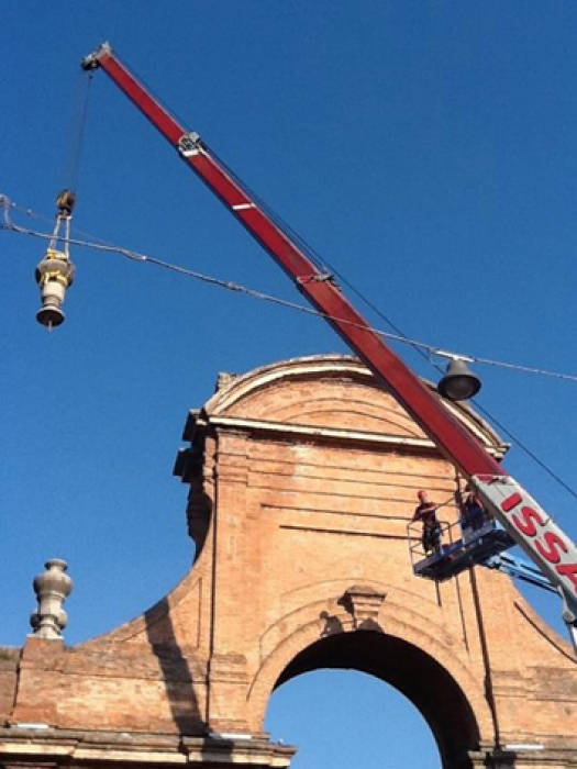 Il terremoto che ha colpito l'Emilia tra maggio e giugno ha provocato un gran numero di morti e feriti e fatto registrare danni ingentissimi al patrimonio storico artistico