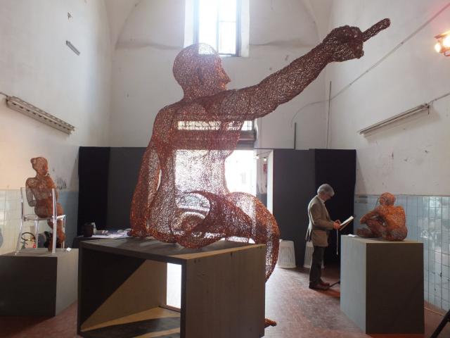 Guarda la luna Scultura