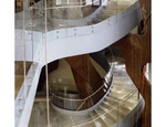 La scala elicoidale della Fundación Telefónica a Madrid